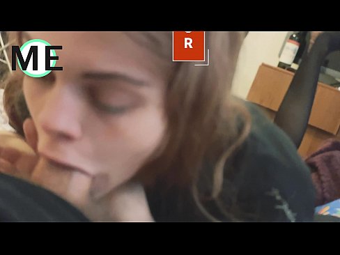 ❤️ Πούτσος στο λαιμό της, σκισμένο καλσόν και σκισμένα τακούνια ❤ Πόρνο vk ️